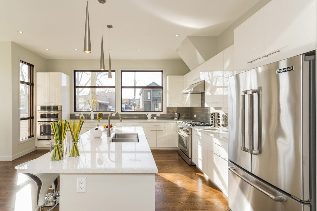 You only need 4 products to clean your entire house!